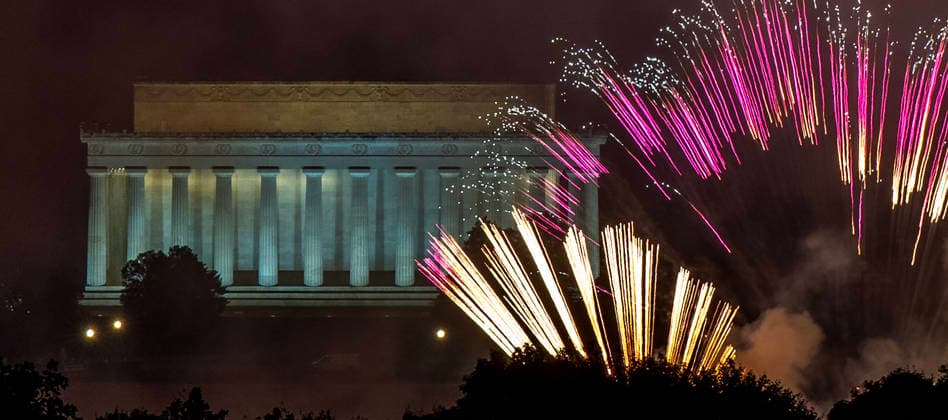 Fireworks explode around the Lincoln Memorial on the National Mall as part of the America 250 celebrations in Washington DC on Saturday, July 4, 2026. The 35-minute July 4 fireworks show featured 850,000 fireworks and pyrotechnic effects.  WAP20260704104 PATxBENIC