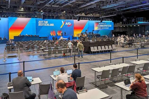 Erfurt, Thüringen, Deutschland, 05.07.2026: Messe: AfD-Bundesparteitag: Blick ins Plenum, im Vordergrund Journalisten *** Erfurt, Thuringia, Germany, July 5, 2026: AfD National Party Convention—A view of the plenary session, with journalists in the foreground Copyright: xdtsxNachrichtenagenturx dts_126465