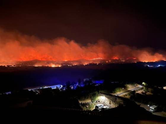 Huge fire broke out on Trevillach - Pyrenees-Orientales Huge fire broke out on the territory of the commune of Trévillach, on the outskirts of Montalba-le-Château, (Pyrénées-Orientales) about 35 kilometres from Perpignan on July 4, 2026. Photo by Geyres-Castoldi ABACAPRESS.COM Montalba-le-Château France  Copyright: xCastoldixIsabelle ABACAx