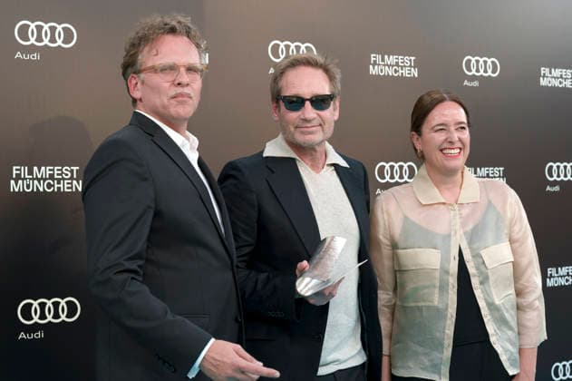 Christoph Gröner, David Duchovny und Julia Weigl beim Photocall zur Verleihung des CineMerit Awards auf dem 43. Filmfest München 2026 in der Hochschule für Fernsehen und Film. München, 04.07.2026 *** Christoph Gröner, David Duchovny, and Julia Weigl at the photocall for the CineMerit Awards ceremony at the 43rd Munich Film Festival in 2026 at the University of Television and Film Munich, July 4, 2026 Foto:xN.xKolinzx xFuturexImagex duchovny_6733