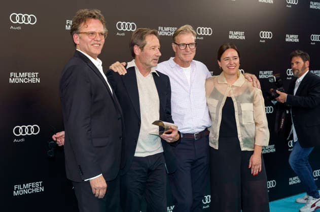Christoph Gröner, David Duchovny, John Lee Hancock und Julia Weigl beim Photocall zur Verleihung des CineMerit Awards auf dem 43. Filmfest München 2026 in der Hochschule für Fernsehen und Film. München, 04.07.2026 *** Christoph Gröner, David Duchovny, John Lee Hancock, and Julia Weigl at the photocall for the CineMerit Awards ceremony at the 43rd Munich Film Festival in 2026 at the University of Television and Film Munich, July 4, 2026 Foto:xN.xKolinzx xFuturexImagex duchovny_6736