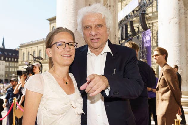 Katharina Koch und Udo Wachtveitl bei der Ankunft zum Event Oper für alle 2026 im Rahmen der Münchner Opernfestspiele mit der Live-Opernübertragung von Richard Wagners Die Walküre im Nationaltheater. München, 04.07.2026 *** Katharina Koch and Udo Wachtveitl upon their arrival at the Opera for All 2026 event, part of the Munich Opera Festival, featuring a live opera broadcast of Richard Wagner’s *Die Walküre* at the National Theater in Munich, July 4, 2026 Foto:xN.xKolinzx xFuturexImagex oper_6767
