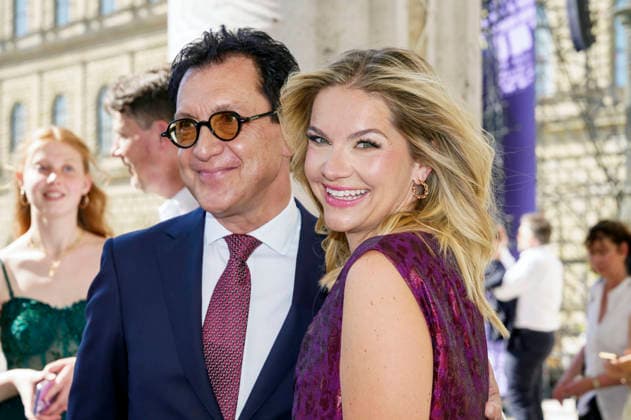 Serge Dorny und Teresa Boning bei der Ankunft zum Event Oper für alle 2026 im Rahmen der Münchner Opernfestspiele mit der Live-Opernübertragung von Richard Wagners Die Walküre im Nationaltheater. München, 04.07.2026 *** Serge Dorny and Teresa Boning upon their arrival at the Opera for All 2026 event, part of the Munich Opera Festival, featuring a live opera broadcast of Richard Wagner s *Die Walküre* at the National Theater in Munich, July 4, 2026 Foto:xN.xKolinzx xFuturexImagex oper_6713