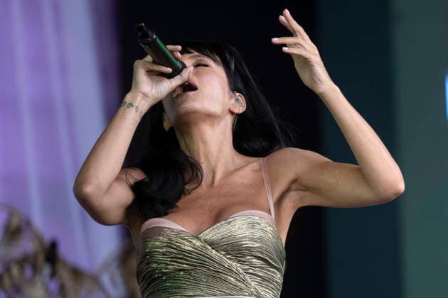 Denmark Roskilde Festival 2026 The British singer, songwriter, and actress Lilly Allen on the Orange Stage during the Roskilde Festival, Denmark, Saturday, July 4, 2026. (Photo: Torben Christensen Scanpix 2026) , Roskilde Denmark *** Denmark Roskilde Festival 2026 British singer, songwriter, and actress Lilly Allen on the Orange Stage during the Roskilde Festival in Denmark on Saturday, July 4, 2026. Photo by Torben Christensen, Scanpix 2026, Roskilde, Denmark  Copyright: TorbenxChristensen TorbenxChristensenx spdk20260704-221249-L
