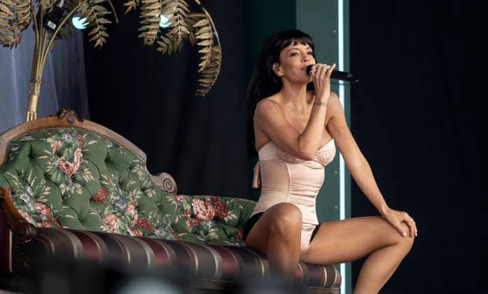 Denmark Roskilde Festival 2026 The British singer, songwriter, and actress Lilly Allen on the Orange Stage during the Roskilde Festival, Denmark, Saturday, July 4, 2026. (Photo: Torben Christensen Scanpix 2026) , Roskilde Denmark *** Denmark Roskilde Festival 2026 British singer, songwriter, and actress Lilly Allen on the Orange Stage during the Roskilde Festival in Denmark on Saturday, July 4, 2026. Photo by Torben Christensen, Scanpix 2026, Roskilde, Denmark  Copyright: TorbenxChristensen TorbenxChristensenx spdk20260704-221221-L