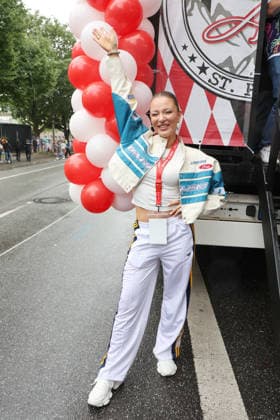 Schlagermove Hamburg Joelina Drews, Schlagermove, Heiligengeistfeld Hamburg, 04.07.2026 *** Schlagermove Hamburg Joelina Drews, Schlagermove, Heiligengeistfeld, Hamburg, July 4, 2026 Copyright: xEventpressxBecherx