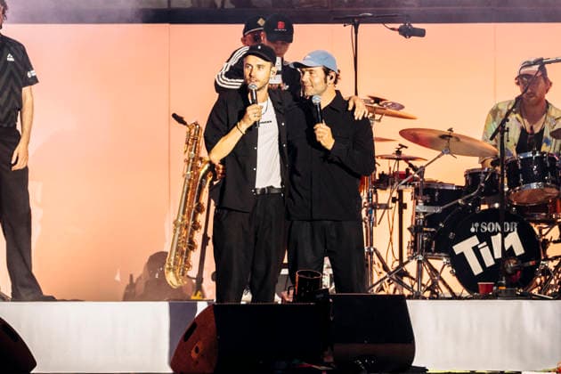 Clueso und Bosse live bei einem Konzert auf dem Domplatz. Erfurt, 04.07.2026 *** Clueso and Bosse performing live at a concert on Domplatz in Erfurt, July 4, 2026 Foto:xM.xKremerx xFuturexImagex clueso_6722