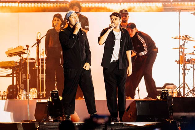 Bosse und Clueso live bei einem Konzert auf dem Domplatz. Erfurt, 04.07.2026 *** Bosse and Clueso performing live at a concert on Domplatz in Erfurt, July 4, 2026 Foto:xM.xKremerx xFuturexImagex clueso_6727