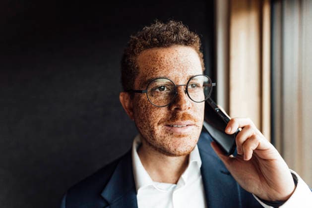 Alternative businessman makes a phonecall in the office model released, Symbolfoto property released, MOEF05127