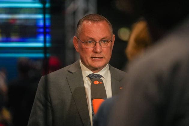 Erfurt Tino Chrupalla, Bundessprecher der AfD, im Interview mit dem ZDF am Rande des Bundesparteitags Tino Chrupalla, Bundessprecher der AfD, im Interview mit dem ZDF am Rande des Bundesparteitags am 05.07.2026 Erfurt, Tino Chrupalla, Bundessprecher der AfD, im Interview mit dem ZDF am Rande des Bundesparteitags, *** Erfurt: Tino Chrupalla, national spokesperson for the AfD, in an interview with ZDF on the sidelines of the national party convention. Tino Chrupalla, national spokesperson for the AfD, in an interview with ZDF on the sidelines of the national party convention on July 5, 2026, in Erfurt, Tino Chrupalla, national spokesperson for the AfD, in an interview with ZDF on the sidelines of the national party convention, Copyright: xEibner-Pressefoto PiaxSchindlerx EP_PSR