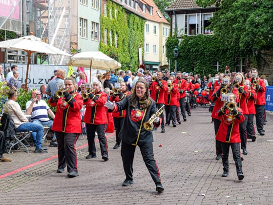 Schützenausmarsch 2026 in Hannover Das weltgrößte 497. Schützenfest beginnt traditionsgemäß mit dem großen Schützenausmarsch in der Innenstadt von Hannover. *** 2026 Schützenausmarsch in Hanover The world s largest Schützenfest, featuring 497 participants, traditionally begins with the grand Schützenausmarsch in downtown Hanover Copyright: xBerndxGüntherx