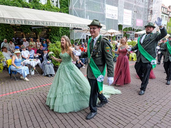 Schützenausmarsch 2026 in Hannover Das weltgrößte 497. Schützenfest beginnt traditionsgemäß mit dem großen Schützenausmarsch in der Innenstadt von Hannover. *** 2026 Schützenausmarsch in Hanover The world s largest Schützenfest, featuring 497 participants, traditionally begins with the grand Schützenausmarsch in downtown Hanover Copyright: xBerndxGüntherx