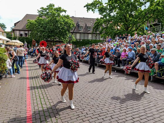 Schützenausmarsch 2026 in Hannover Das weltgrößte 497. Schützenfest beginnt traditionsgemäß mit dem großen Schützenausmarsch in der Innenstadt von Hannover. *** 2026 Schützenausmarsch in Hanover The world s largest Schützenfest, featuring 497 participants, traditionally begins with the grand Schützenausmarsch in downtown Hanover Copyright: xBerndxGüntherx