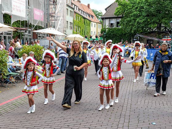 Schützenausmarsch 2026 in Hannover Das weltgrößte 497. Schützenfest beginnt traditionsgemäß mit dem großen Schützenausmarsch in der Innenstadt von Hannover. *** 2026 Schützenausmarsch in Hanover The world s largest Schützenfest, featuring 497 participants, traditionally begins with the grand Schützenausmarsch in downtown Hanover Copyright: xBerndxGüntherx