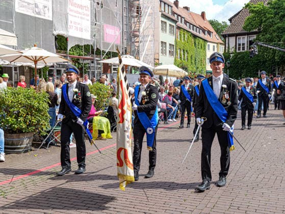 Schützenausmarsch 2026 in Hannover Das weltgrößte 497. Schützenfest beginnt traditionsgemäß mit dem großen Schützenausmarsch in der Innenstadt von Hannover. *** 2026 Schützenausmarsch in Hanover The world s largest Schützenfest, featuring 497 participants, traditionally begins with the grand Schützenausmarsch in downtown Hanover Copyright: xBerndxGüntherx