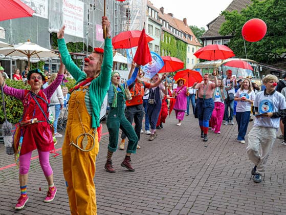 Schützenausmarsch 2026 in Hannover Das weltgrößte 497. Schützenfest beginnt traditionsgemäß mit dem großen Schützenausmarsch in der Innenstadt von Hannover. *** 2026 Schützenausmarsch in Hanover The world s largest Schützenfest, featuring 497 participants, traditionally begins with the grand Schützenausmarsch in downtown Hanover Copyright: xBerndxGüntherx