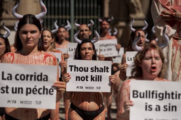 Animal rights activists protest in Pamplona ahead of San Fermin Festival PAMPLONA, SPAIN JULY 5, 2026: Animal rights activists from PETA (People for the Ethical Treatment of Animals) and AnimaNaturalis take part in a demonstration against bullfighting and the Running of the Bulls in Pamplona, Spain, on July 5, 2026, ahead of the San Fermin Festival. The annual festival, which begins on July 6, is internationally known for its traditional bull runs and bullfights, practices that the organizations oppose on animal welfare grounds. Pamplona Navarre Spain Copyright: x xGarixGaraialdex xJNAxPressx