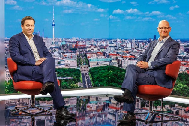 Lars Klingbeil im Interview mit Matthias Deiss Sommer Interview, Bericht aus Berlin. Lars Klingbeil (SPD), Bundesfinanzminister stellt sich den Fragen von Moderator Matthias Deiss, am 5. Juli 2026 im ARD-Hauptstadtstudio. Berlin Deutschland ARD-Hauptstadtstudio *** Lars Klingbeil in an interview with Matthias Deiss: Summer Interview, Report from Berlin—Lars Klingbeil (SPD), Federal Minister of Finance, answers questions from host Matthias Deiss on July 5, 2026, at the ARD Capital Studio in Berlin, Germany. ARD Capital Studio