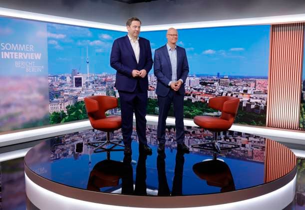 Deutschland, Berlin, ARD-Sommerinterviews starten: Vizekanzler, Bundesfinanzminister und SPD-Vorsitzender Lars Klingbeil , Moderator Matthias Deiß *** Germany, Berlin: ARD Summer Interviews Kick Off with Vice Chancellor, Federal Minister of Finance, and SPD Chairman Lars Klingbeil; Host Matthias Deiß
