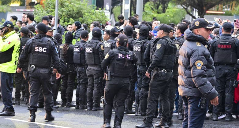 FIFA World Cup 2026 England Team Hotel Security FIFA World Cup 2026. England v Mexico in Mexico City. A High Security presecence to escort the England team to and from their last training session and the team hotel and keep them safe from assembled Mexico fans prior to the match with Mexico. 5th July 2026.  Copyright: xDarrenxFletcherx NINTCHDBPICT001092973143