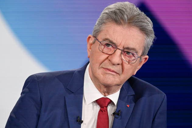 Jean Luc Melenchon On Dimanche En Politique - Paris President of La France Insoumise LFI Jean Luc Melenchon poses for pictures ahead of an interview for Dimanche En Politique on France 3 channel in Paris, France on July 05, 2026. Photo by Stephane Le Tellec ABACAPRESS.COM Paris France  Copyright: xLexTellecxStephane ABACAx