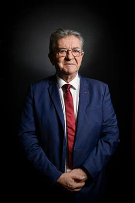Jean Luc Melenchon On Dimanche En Politique - Paris President of La France Insoumise LFI Jean Luc Melenchon poses for pictures ahead of an interview for Dimanche En Politique on France 3 channel in Paris, France on July 05, 2026. Photo by Stephane Le Tellec ABACAPRESS.COM Paris France  Copyright: xLexTellecxStephane ABACAx