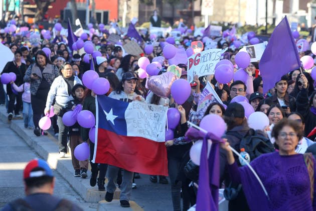 Santiago, July 5, 2026 Army BTS Chile holds a march over the possible cancellation of the concert at the National Stadium Jonnathan Oyarzun Aton Chile, Santiago, Chile Aton 1170135  Copyright: JONNATHANxOYARZUN ATONxCHILE