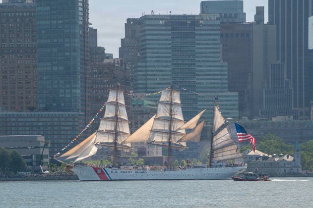 July 5, 2026, New York, Ny, United States: The U.S. Coast Guard Cutter Eagle sails past Manhattan during Sail 250 Parade of Sail and the International Naval Review on the Hudson River, July 4, 2026, in New York City, New York. A tall ship parade and fly-over celebrated AmericaÃ¢â‚¬â ¢s 250th Independence Day in New York Harbor. New York United States - ZUMAp138 20260705_zaa_p138_038 Copyright: xPo3xMarcoxGutierrezxRosales UsxCx