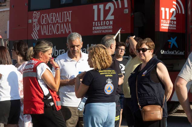 The Soneja Fire Forces the Evacuation of Azuébar, and the UME Joins Firefighting Efforts Soneja Fire Command Post, July 5, 2026, in Soneja, Castellón, Valencian Community, Spain. The fire, which broke out this Sunday at noon in a forested area within the municipality of Soneja, Castellón, has forced the evacuation of the nearby town of Azuébar, whose residents are being evacuated to the Soneja Cultural Center. Units from the Third Military Emergency Intervention Battalion (UME) have left their base in Bétera, Valencia, to join the firefighting efforts. JULY 5, 2026 Carme Ripollé Soneja, Castellón de la Plana, Soneja, Castellón de la Plana, Spain  Copyright: xCarmexRipollÃ sx 7647477