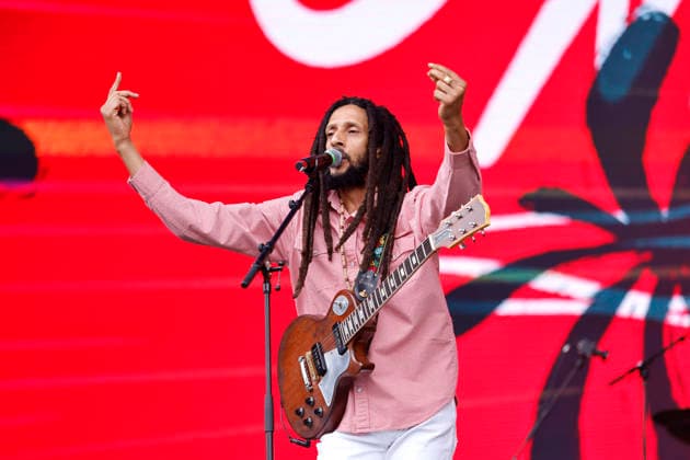 Sänger Julian Marley auf der Red Stage beim Summerjam Festival 2026 am Fühlinger See. Das Summerjam Festival ist eines der größten Reggae-Festivals in Europa und existiert dieses Jahr 39 Jahre, 29 davon in Köln. Köln, 05.07.2026 NRW Deutschland *** Singer Julian Marley on the Red Stage at the 2026 Summerjam Festival at Fühlinger See. The Summerjam Festival is one of the largest reggae festivals in Europe and is celebrating its 39th anniversary this year, 29 of which have been held in Cologne. Cologne, July 5, 2026, North Rhine-Westphalia, Germany Copyright: xChristophxHardtx