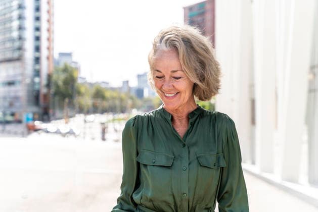 Smiling mature woman with gray hair on sunny day model released, Symbolfoto, OIPF02476