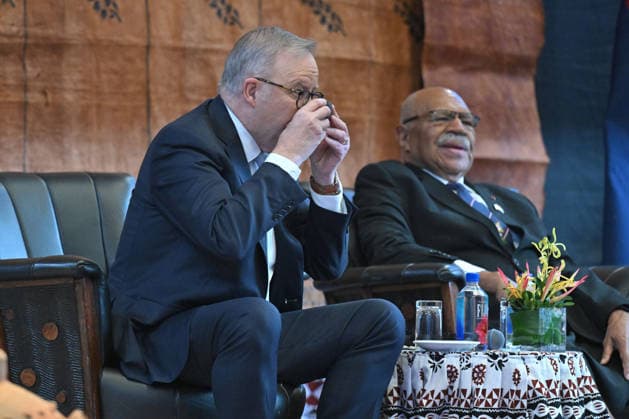 ANTHONY ALBANESE PACIFIC ISLANDS VISIT, Australia™s Prime Minister Anthony Albanese and Fiji™s Prime Minister Sitiveni Rabuka drink kava at a welcome ceremony in Suva, Fiji, Monday, July 6, 2026. The Prime Minister is in Fiji s capital Suva, where he s set to sign a major new treaty, before making a brief stop off in Solomon Islands on Tuesday. ( NO ARCHIVING SUVA FIJI  Copyright: xMICKxTSIKASx 20260706114991903427