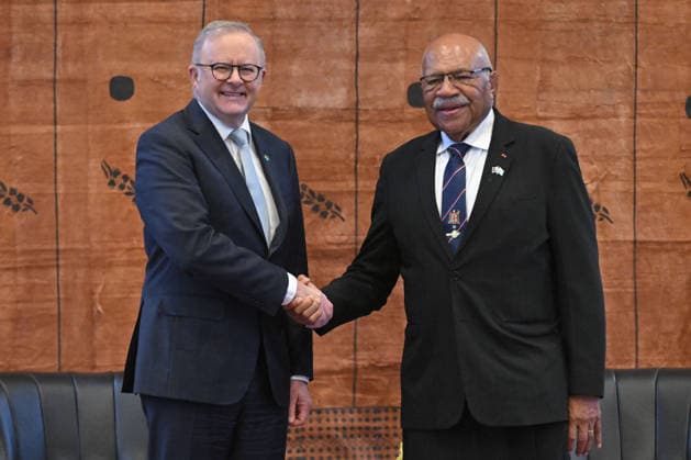 ANTHONY ALBANESE PACIFIC ISLANDS VISIT, Australia™s Prime Minister Anthony Albanese and Fiji™s Prime Minister Sitiveni Rabuka at a welcome ceremony in Suva, Fiji, Monday, July 6, 2026. The Prime Minister is in Fiji s capital Suva, where he s set to sign a major new treaty, before making a brief stop off in Solomon Islands on Tuesday. ( NO ARCHIVING SUVA FIJI  Copyright: xMICKxTSIKASx 20260706178063258313