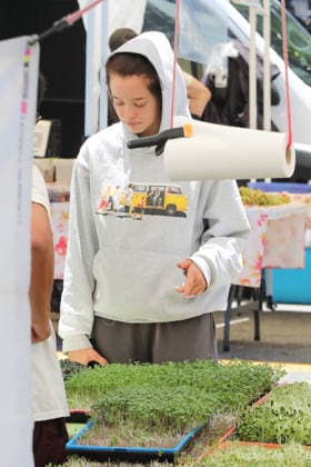 Celebrities enjoy a bright, warm day shopping at the Farmers Market Featuring: Shiloh Jolie Where: Studio City, California, United States When: 05 Jul 2026 Credit: H2Y INSTARimages EDITORIAL USE ONLY. NOT FOR USE BY NEWSPAPERS BASED IN THE UK. Copyright: xx instar55830643