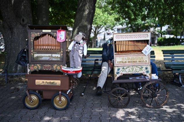(260706) -- BERLIN, July 6, 2026 -- This photo taken on July 5, 2026 shows barrel organs displayed in Berlin, Germany. The International Barrel Organ Festival 2026 was held in Berlin from July 3 to 5. Barrel organ players from across the world gathered here to entertain residents and visitors with a nostalgic musical celebration. ) GERMANY-BERLIN-BARREL ORGAN FESTIVAL ZhangxHaofu 