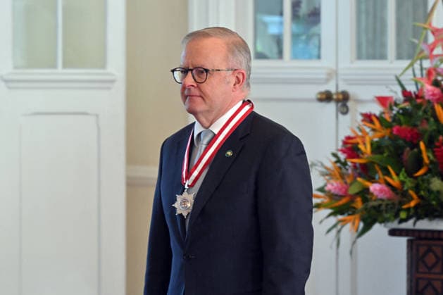 ANTHONY ALBANESE PACIFIC ISLANDS VISIT, Australia™s Prime Minister Anthony Albanese receives the Companion of the Order of Fiji before signing a treaty and an alliance at State House in Suva, Fiji, Monday, July 6, 2026. ( NO ARCHIVING SUVA FIJI  Copyright: xMICKxTSIKASx 20260706157333226703