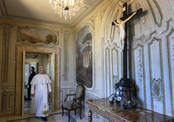 Pope Leo XIV Arrives in Castel Gandolfo For Summer Holidays - Italy Pope Leo XIV arrives at the papal residence in Castel Gandolfo, just southeast of Rome, Italy on July 5, 2026 where he will spend summer holidays until July 27. From the balcony of his residence, the Pope offered a few words in return for the joy shown by the local community, which had been eagerly awaiting his traditional July stay, a month usually devoted to a break from his regular commitments. Photo by (EV) Simone Risoluti Vatican Media ABACAPRESS.COM Castel Gandolfo  Copyright: xABACAx