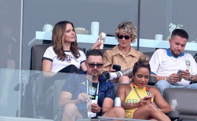 2026 World Cup - Sophia Bush And Ashlyn Harris Sophia Bush with girlfriend Ashlyn Harris attend the match Brazil vs Norway FIFA World Cup 2026 at the New York New Jersey Stadium, NJ on July 5, 2026. Photo by Charles Guerin ABACAPRESS.COM East Rutherford NJ United States  Copyright: xGuerinxCharles ABACAx