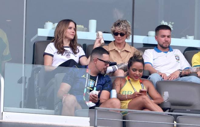 2026 World Cup - Sophia Bush And Ashlyn Harris Sophia Bush with girlfriend Ashlyn Harris attend the match Brazil vs Norway FIFA World Cup 2026 at the New York New Jersey Stadium, NJ on July 5, 2026. Photo by Charles Guerin ABACAPRESS.COM East Rutherford NJ United States  Copyright: xGuerinxCharles ABACAx