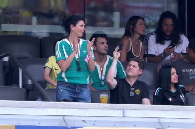 2026 World Cup - Ben McKenzie And Morena Baccarin Ben McKenzie with wife Morena Baccarin attend the match Brazil vs Norway FIFA World Cup 2026 at the New York New Jersey Stadium, NJ on July 5, 2026. Photo by Charles Guerin ABACAPRESS.COM East Rutherford NJ United States  Copyright: xGuerinxCharles ABACAx
