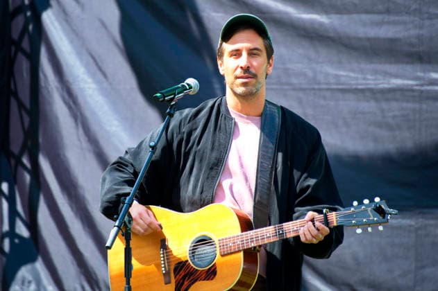 Max Giesinger live bei einem Konzert beim Howege Tierpark-Fest im Tierpark Berlin. Berlin, 05.07.2026 *** Max Giesinger performing live at a concert during the Howege Zoo Festival at the Berlin Zoo, Berlin, July 5, 2026 Foto:xC.xBehringx xFuturexImagex giesinger_6704