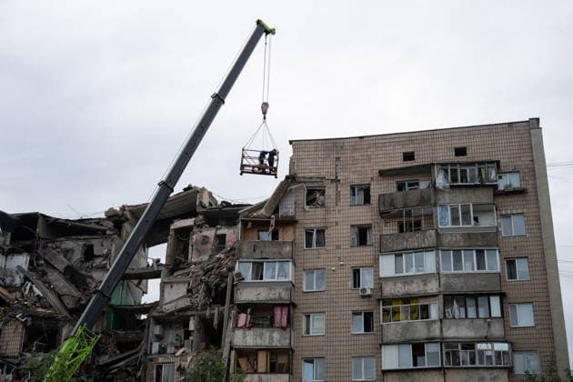 Russian attack on Kyiv leaves 10 dead KYIV, UKRAINE - JULY 06: A view at the residential building damaged during the Russian attack In Kyiv, Ukraine, on July 06, 2026. Stringer Anadolu Kyiv Ukraine. Editorial use only. Please get in touch for any other usage.  Copyright: x2026xAnadoluxStringerx