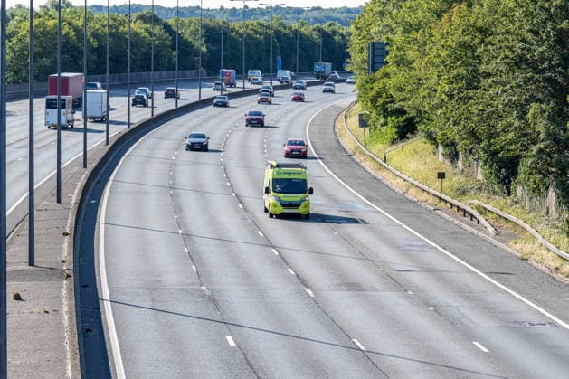 July 6, 2026, Leatherhead, UK: Surrey, UK. A very quiet looking M25 at Leatherhead, Surrey during rush hour this morning as millions of fans stayed up till past 4am to see England beat Mexico 3-2 at the Azteca Stadium in Mexico City. The thrilling World Cup match kept fans on the edge of their seats as Jude Bellingham scored twice and Harry Kane delivered a penalty shot to secured a place in the quarterfinals against Norway. Leatherhead UK  - ZUMAl94_ 20260706_zaf_l94_003 Copyright: xAlexxLentatix