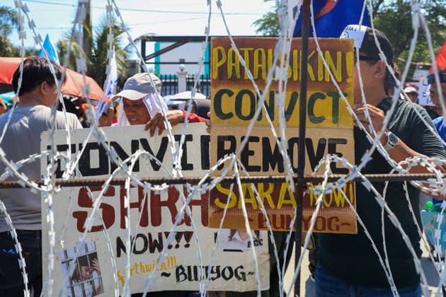 Protesters march toward Philippine Senate as VP Sara Duterte s Impeachment Trail kicks off METRO MANILA, PHILIPPINES – JULY 6: Anti-Sara Duterte protesters holding placards which read Convict Sara Duterte gather outside the Philippine Senate, as Vice President Sara Duterte s impeachment trial commences, in Pasay City, Metro Manila, Philippines, on July 6, 2026. The impeachment trial of vice president Sara Duterte officially started on July 6 and is expected to last for several months. This comes amid rising political tensions over the impeachment trial and a growing calls for accountability for alleged corruption involving officials in nationwide flood-control projects. Daniel Ceng Anadolu Metro Manila Philippines. Editorial use only. P  Copyright: x2026xAnadoluxDanielxCengx