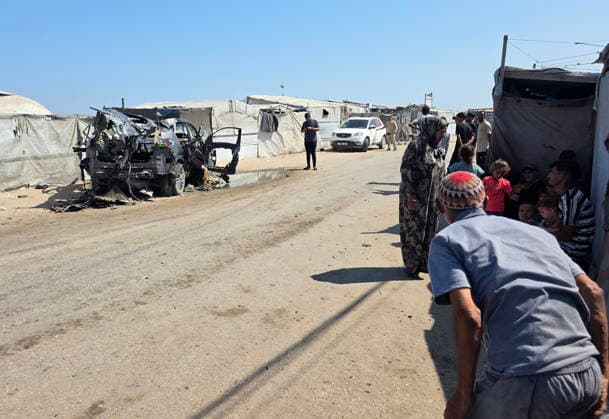 Palestinians inspect the damage caused by an Israeli airstrike on a vehicle near a camp for displaced people in Khan Younis Palestinians inspect the damage caused by an Israeli airstrike on a vehicle near a camp for displaced people in Khan Younis, southern Gaza Strip, on July 6, 2026. According to medical sources, the Israeli airstrike killed one person and injured 15 others. Photo by Tariq Mohammad APA Images Khan Yunis Gaza Strip Palestinian Territory 060726_Khan_Yunis_TM_00(20) Copyright: xapaimagesxTariqxMohammad xapaimagesx