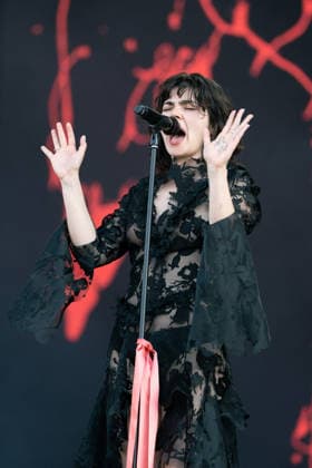 Abigail Morris At Finsbury Park - London Abigail Morris of The Last Dinner Party performs in support of Wolf Alice at Finsbury Park on July 05, 2026 in London, England. Photo by LounisPhotography ABACAPRESS.COM London United Kingdom  Copyright: xLounisPhotography ABACAx