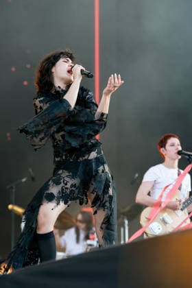 Abigail Morris At Finsbury Park - London Abigail Morris of The Last Dinner Party performs in support of Wolf Alice at Finsbury Park on July 05, 2026 in London, England. Photo by LounisPhotography ABACAPRESS.COM London United Kingdom  Copyright: xLounisPhotography ABACAx