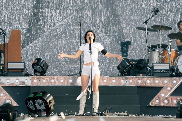 Wolf Alice Performs At Finsbury Park - London Ellie Rowsell of Wolf Alice performs at Wolf Alice at Finsbury Park on July 05, 2026 in London, England. Photo by LounisPhotography ABACAPRESS.COM London United Kingdom  Copyright: xLounisPhotography ABACAx