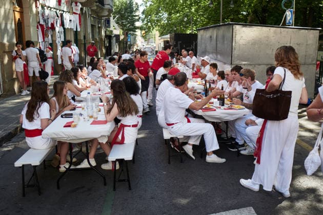 San Fermín 2026 Chupinazo: Moments before the San Fermín 2026 Chupinazo at the Plaza del Ayuntamiento on July 6, 2026, in Pamplona, Navarre, Spain. The Chupinazo marks the official start of the San Fermín festivities, which run through July 14. This year, the Navarre Emergency Services Division is in charge of lighting the rocket’s fuse, in recognition of its work during the bull runs. Spain  Copyright: xEduardoxSanzx 7648604