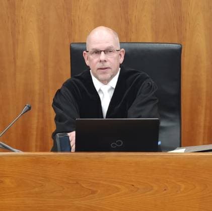 06.07.2026 xkhx Kassel,Landgegericht Prozessbeginn Wilke Waldecker Fleisch- und Wurstwaren GmbH & Co. KG KG, Verfahren gegen Bild zeigt Vorsitzender Richter Vizepräsident des Landgerichts Dr. Schulte *** July 6, 2026 xkhx Kassel, Regional Court: Start of trial against Wilke Waldecker Fleisch und Wurstwaren GmbH Co KG KG; the photo shows the presiding judge, Vice President of the Regional Court Dr. Schulte KH
